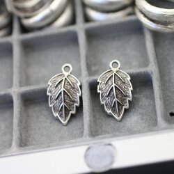 10 Leaf Charms antique silver