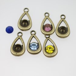 10 Antique Brass Pendants setting for 8 mm Chatons...