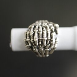 Verschränkte Skelett Finger Ring, 2,3 cm Altsilber