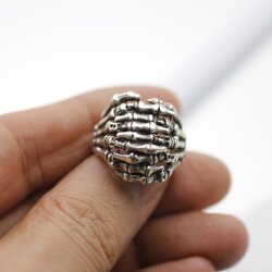 Verschränkte Skelett Finger Ring, 2,3 cm Altsilber