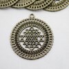 5 Anhänger Shri Yantra 36 mm, altmessing