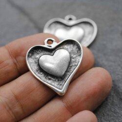 5 Antique Silver Heart Charms Pendant