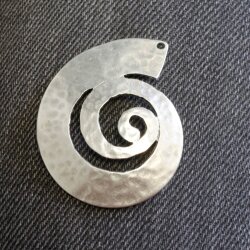 Hammered pendant spiral