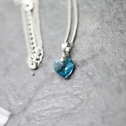 Blue Zircon Glam Herz Kette mit 10 mm Swarovski Kristallen, handgefertigt