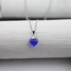 Majestic Blue Glam Herz Kette mit 10 mm Swarovski Kristallen, handgefertigt