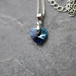 Bermuda Blue Glam Herz Kette mit 10 mm Swarovski Kristallen, handgefertigt