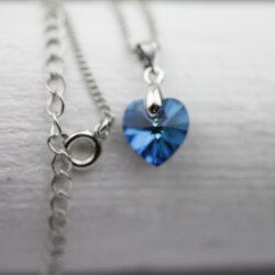 Bermuda Blue Glam Herz Kette mit 10 mm Swarovski Kristallen, handgefertigt