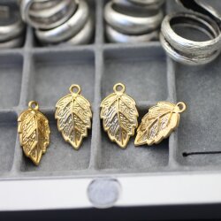 10 Leaf Charms Matte Gold