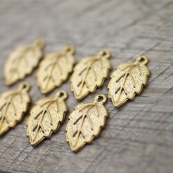 10 Leaf Charms Matte Gold