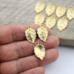 10 Leaf Charms Matte Gold